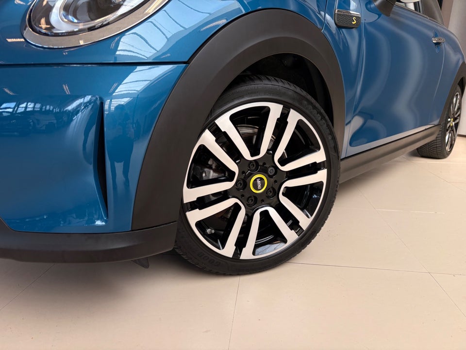 MINI Cooper SE Classic Trim 3d