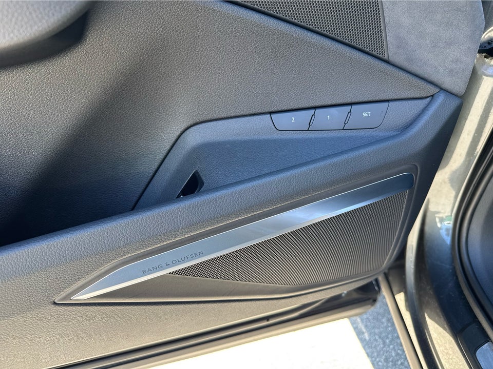 Audi e-tron 55 S-line quattro 5d