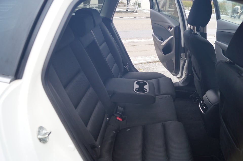 Mazda 6 2,2 SkyActiv-D 150 Core Business stc. 5d