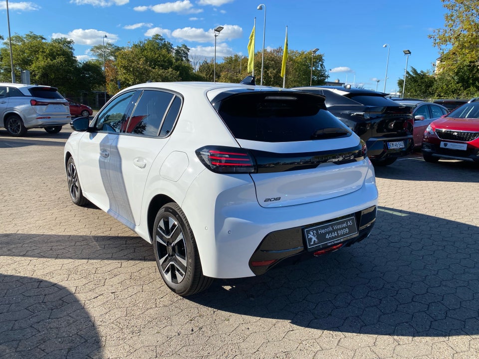 Peugeot 208 1,2 PureTech 100 Allure+ 5d