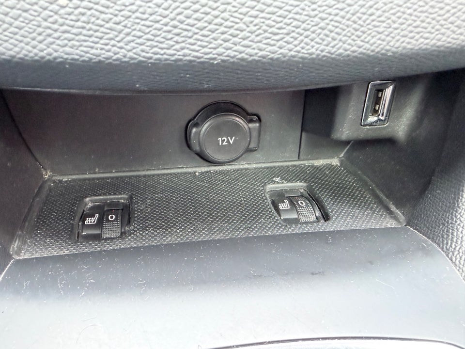 Peugeot 308 1,5 BlueHDi 130 Allure Sky SW 5d