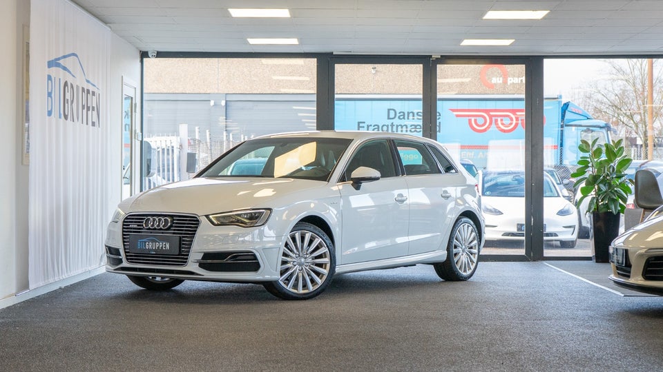 Audi A3 1,4 e-tron S-line Sportback S-tr. 5d