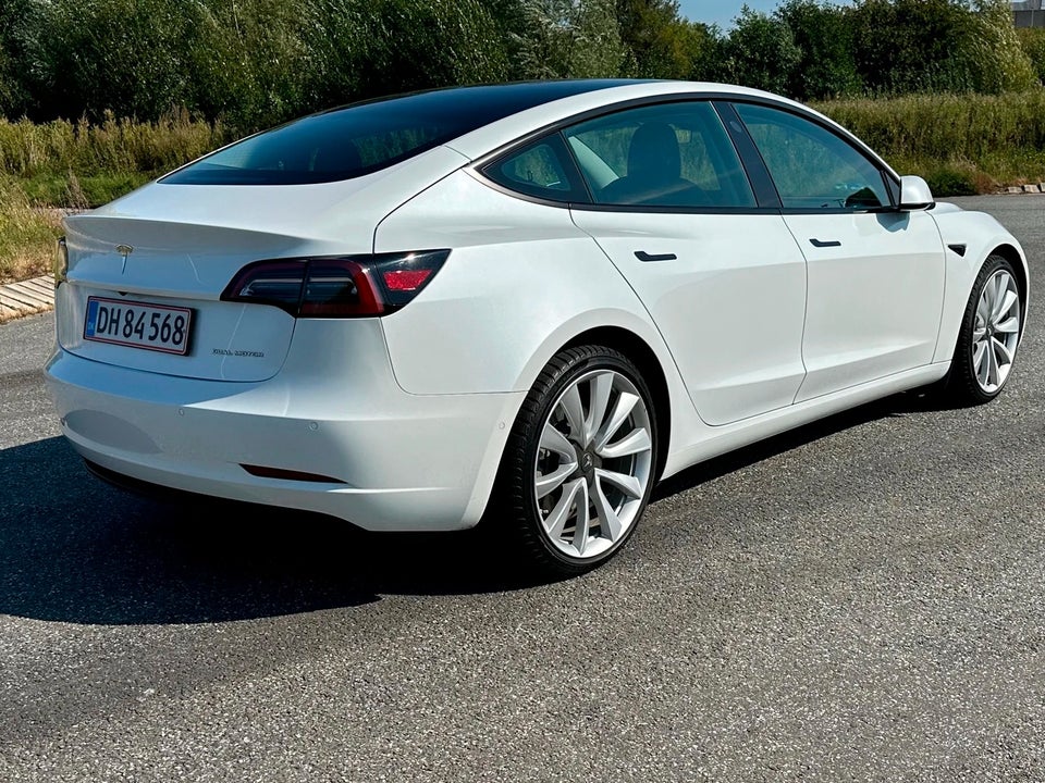 Tesla Model 3 Long Range AWD 4d