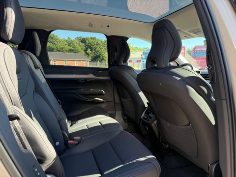 Volvo EX90 2024 — miniature 10