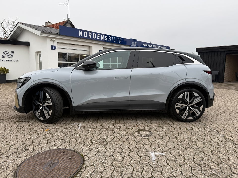 Renault Megane E-Tech 60 Iconic 5d