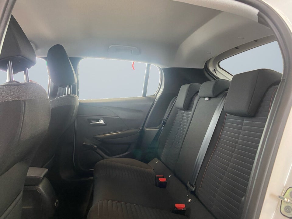 Peugeot e-208 50 Active 5d