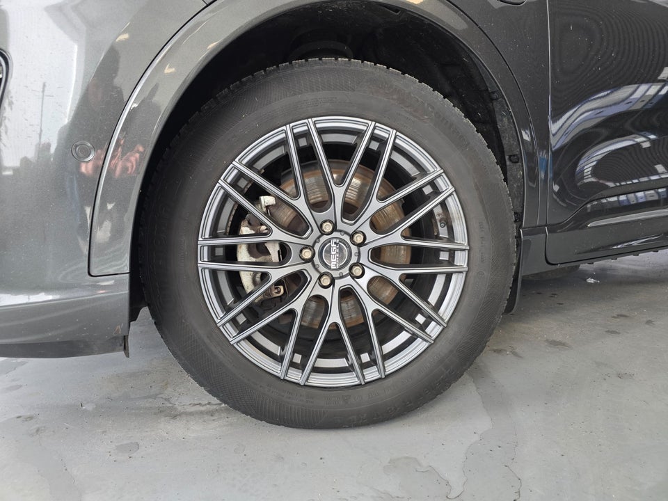 Ford Kuga 2,5 PHEV Vignale CVT 5d