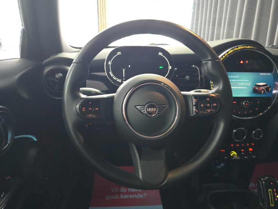 MINI Cooper SE Experience 3d