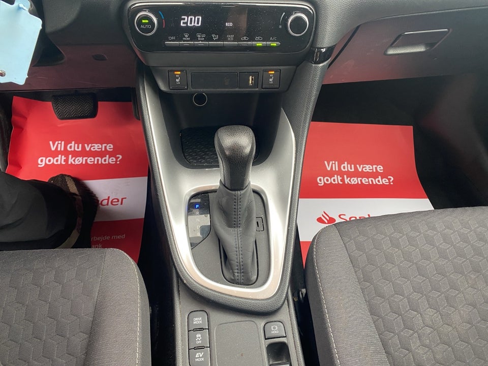 Toyota Yaris 1,5 Hybrid Essential e-CVT 5d