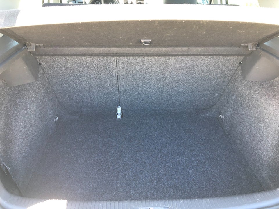 VW Golf V 1,6 Comfortline 5d