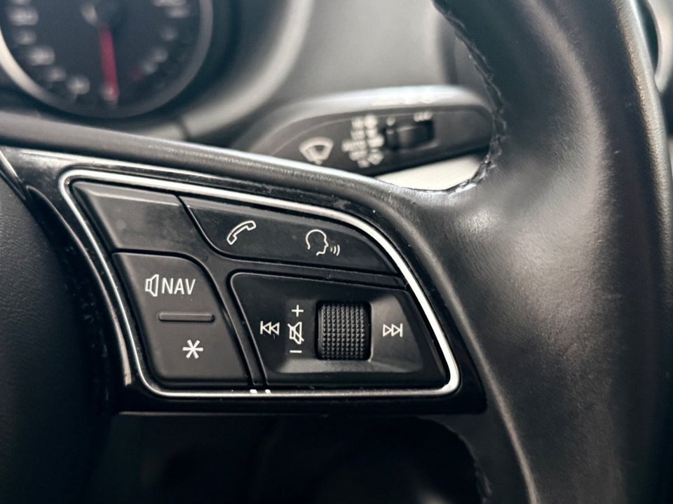 Audi Q2 35 TFSi Prestige S-tr. 5d