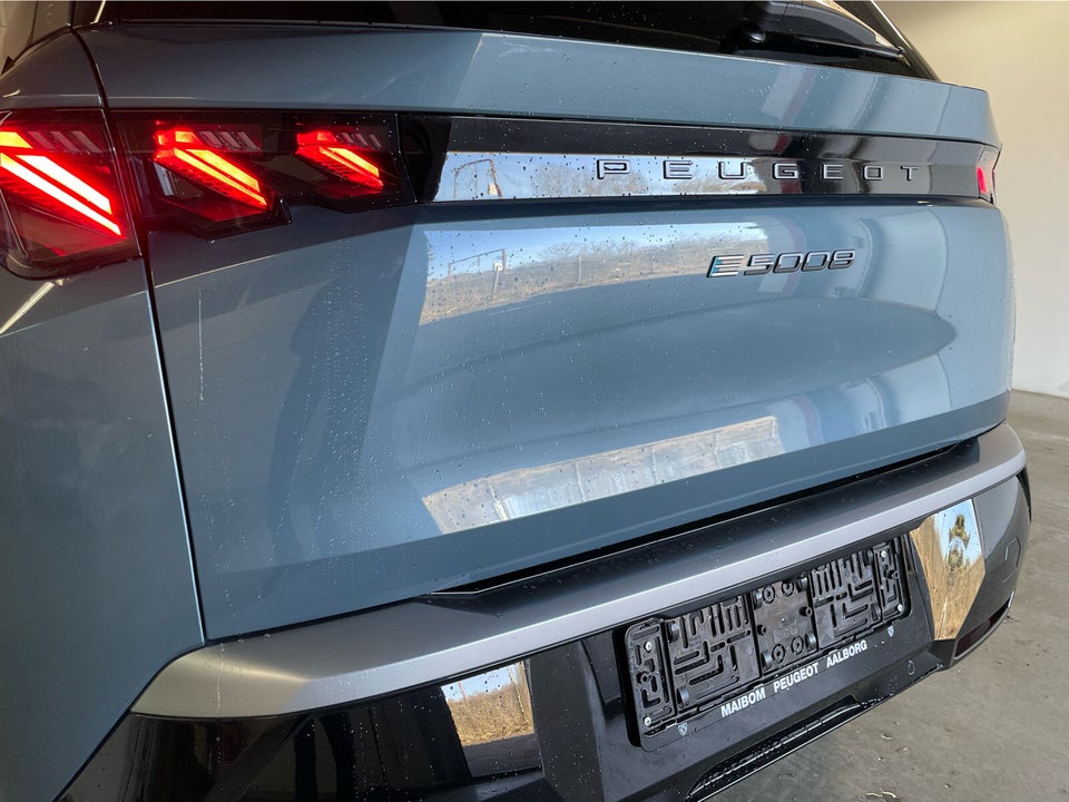 Peugeot e-5008 77 GT Pack 7prs 5d