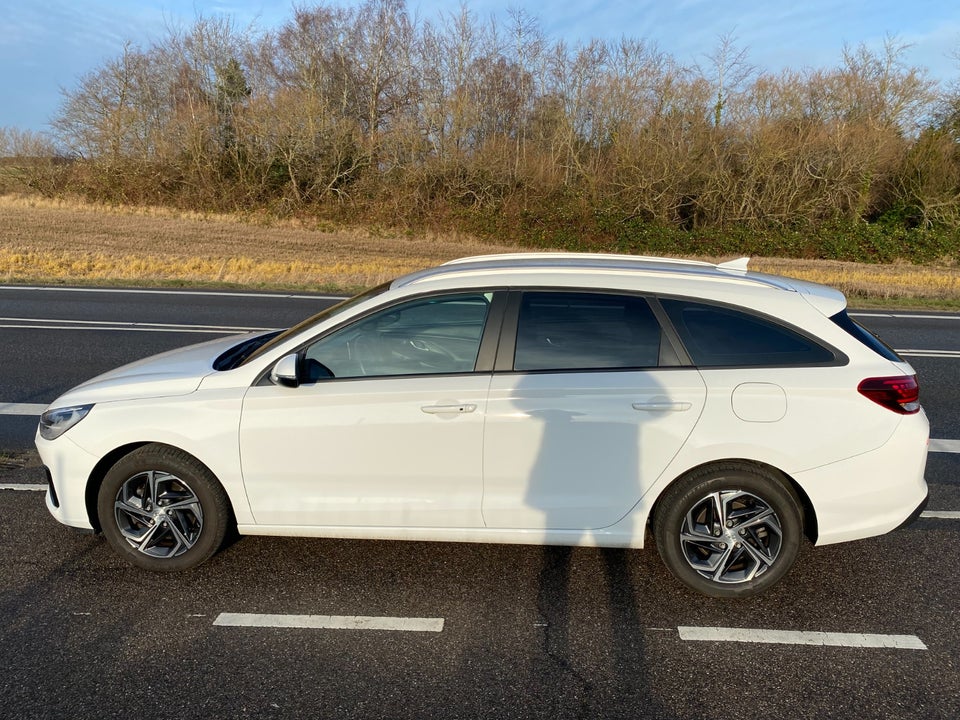 Hyundai i30 1,0 T-GDi Essential stc. DCT 5d