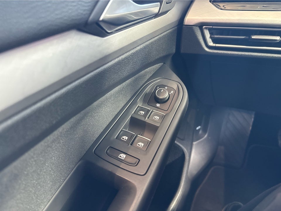 VW Golf VIII 1,5 TSi 130 Life Variant 5d