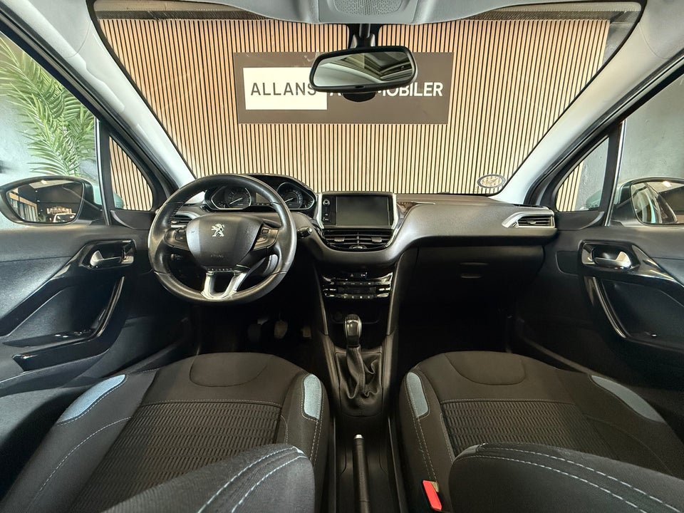 Peugeot 208 1,2 VTi Allure Sky 5d