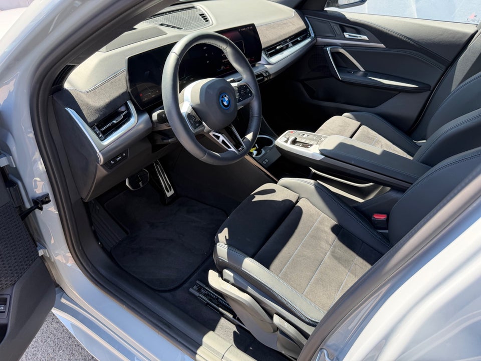 BMW iX2 eDrive20 Fully Charged M-Sport 5d