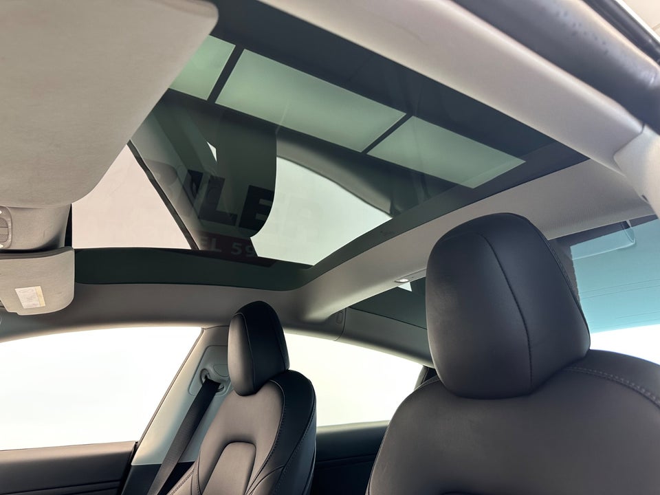 Tesla Model 3 Standard Range+ RWD 4d