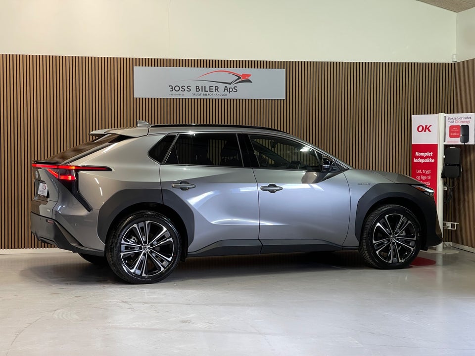 Toyota bZ4X Executive AWD 5d