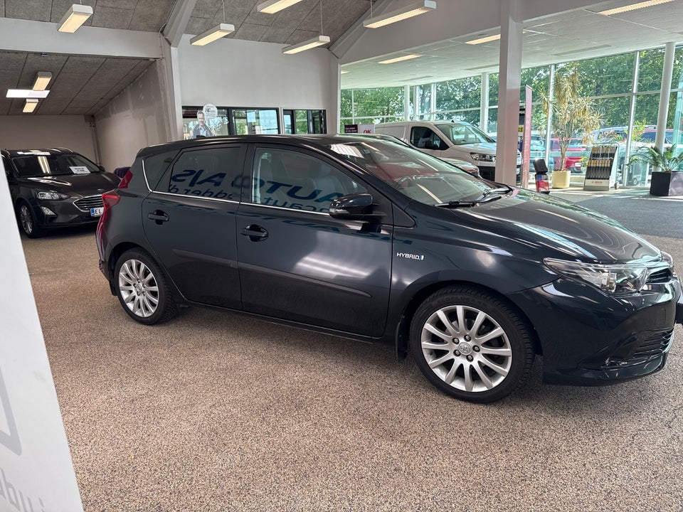 Toyota Auris 1,8 Hybrid H2 Comfort CVT 5d