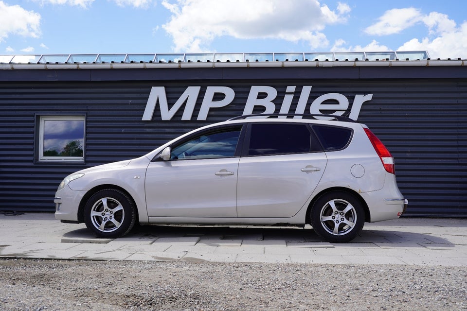 Hyundai i30 1,6 CRDi 115 Comfort CW aut. 5d