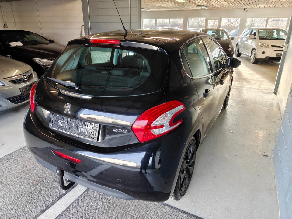 Peugeot 208 1,0 VTi Access 5d