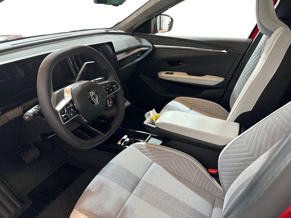 Renault Scenic E-Tech 87 Iconic 5d