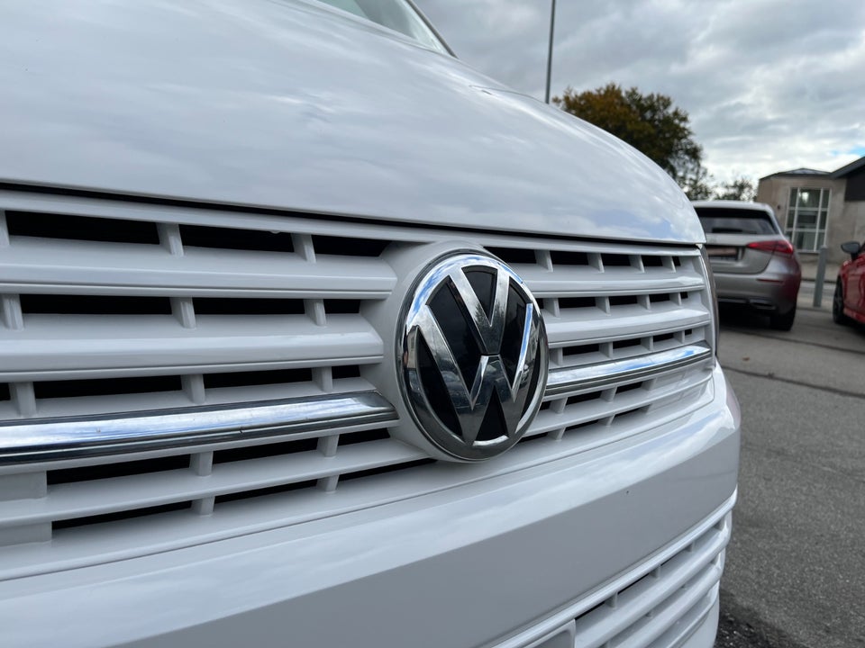 VW Transporter 2,0 TDi 150 Kassevogn DSG kort