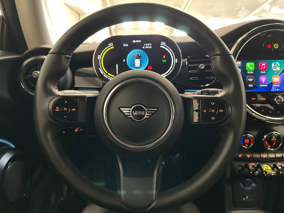 MINI Cooper SE Essential 3d