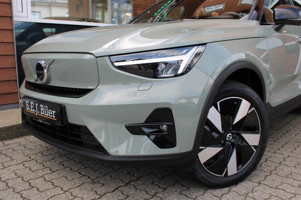 Volvo XC40 ReCharge Extended Range Plus 5d