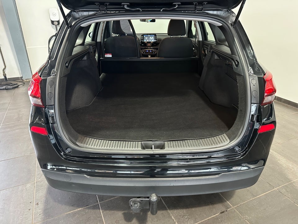 Hyundai i30 1,0 T-GDi Life Komfort stc. Van 5d
