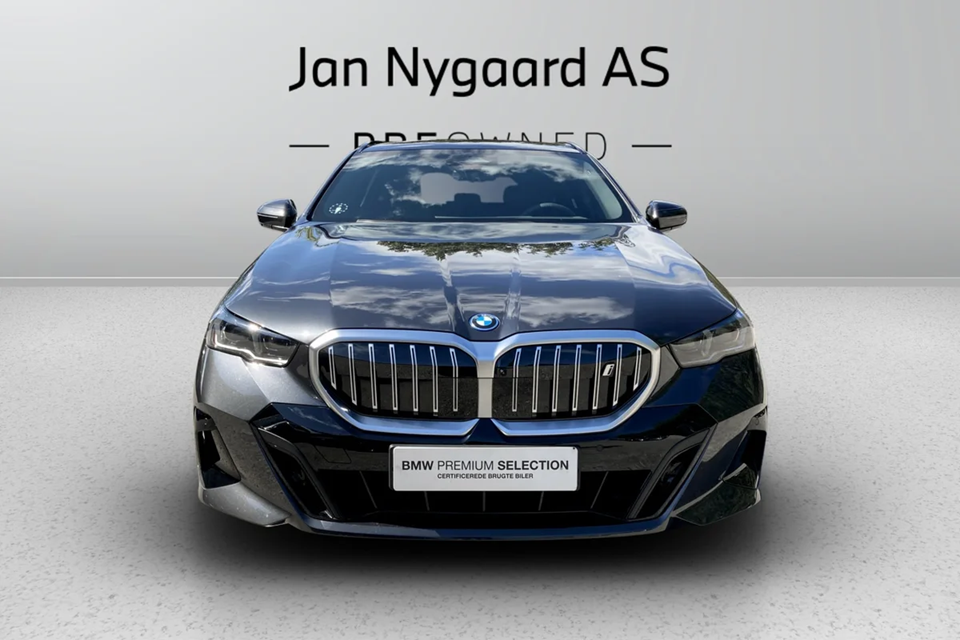 BMW i5 eDrive40 Touring Fully Charged 5d