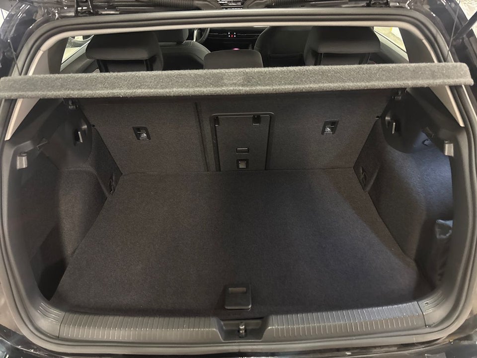 VW Golf VIII 1,4 eHybrid DSG 5d