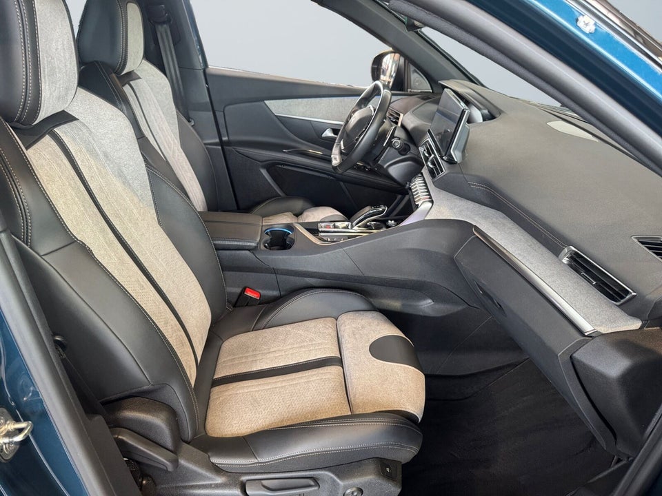 Peugeot 3008 1,6 Hybrid First Selection EAT8 5d