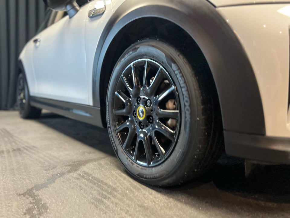 MINI Cooper SE Classic 3d