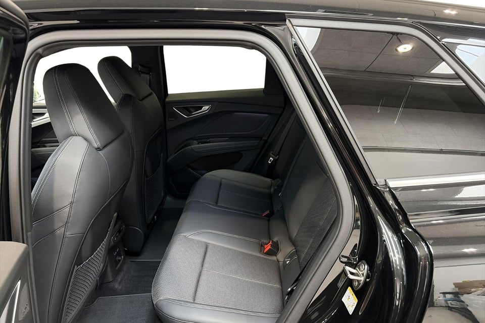 Audi Q4 e-tron performance 5d