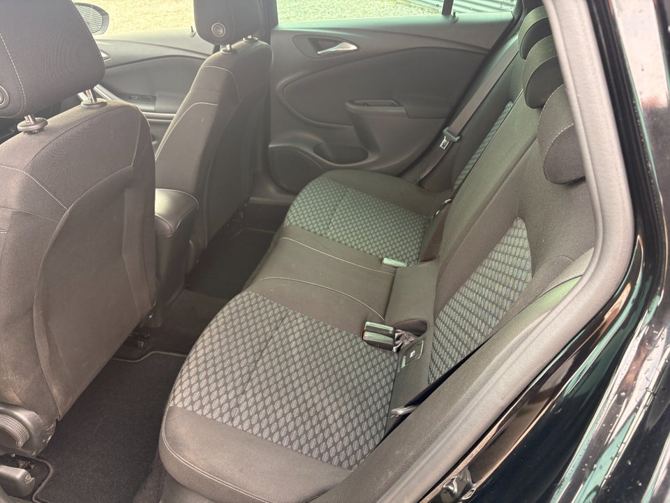 Opel Astra 1,2 T 110 Edition Sports Tourer 5d