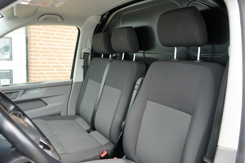 VW Transporter 2,0 TDi 150 Kassevogn DSG lang