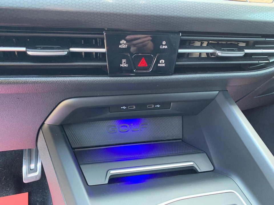 VW Golf VIII 1,4 GTE DSG 5d