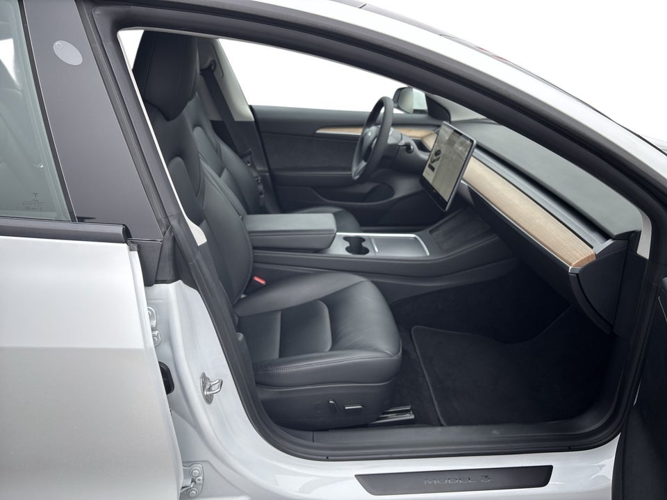 Tesla Model 3 Long Range AWD 4d