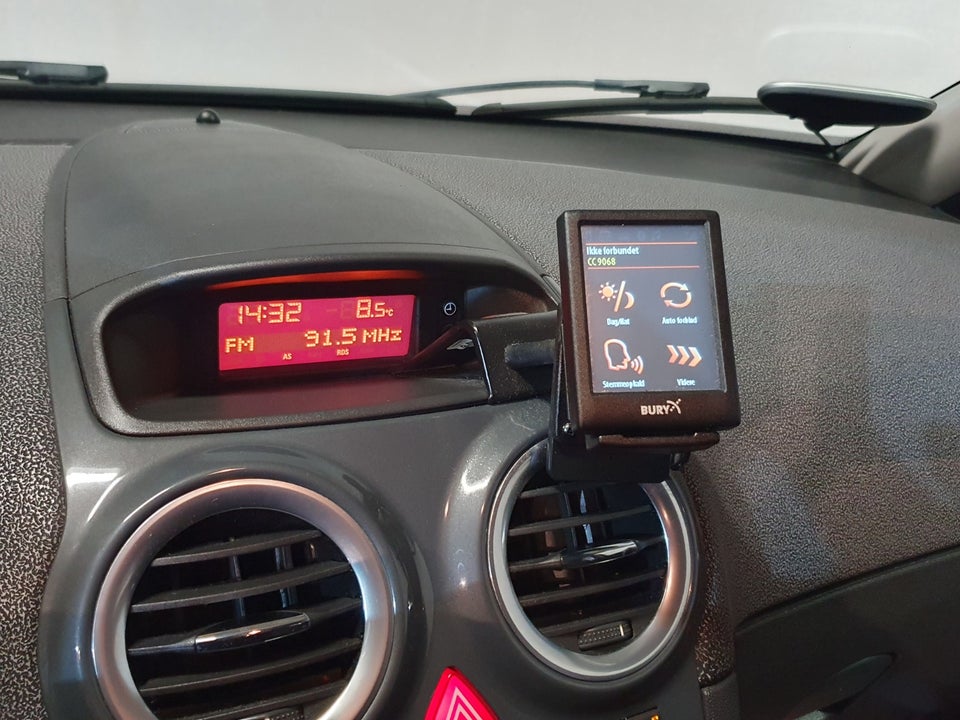 Opel Corsa 1,4 16V Cosmo 5d