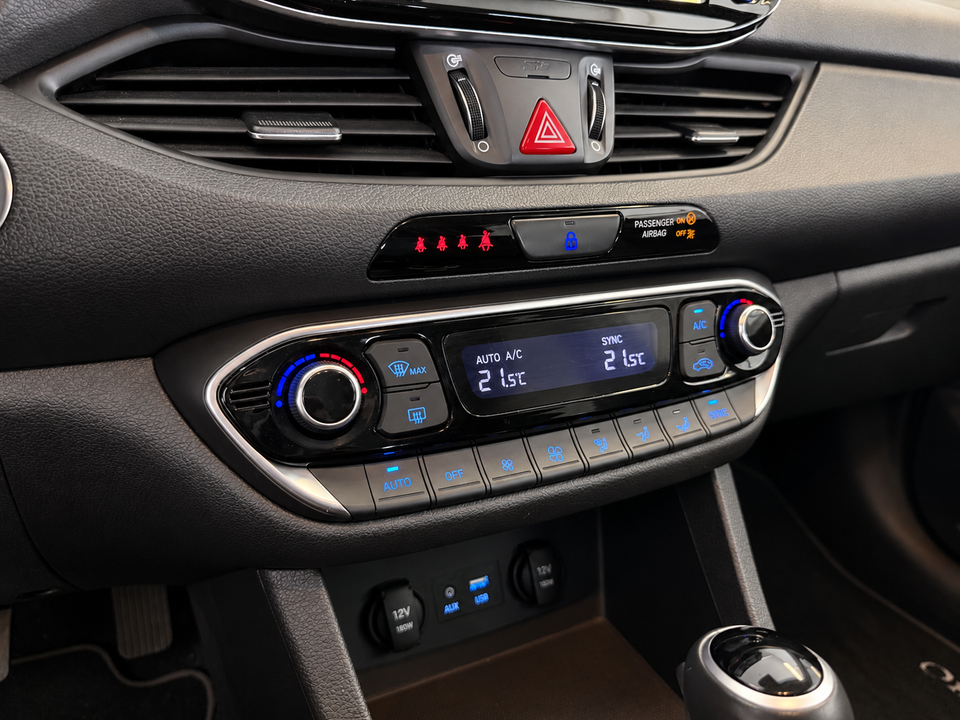 Hyundai i30 1,4 T-GDi Premium stc. DCT 5d