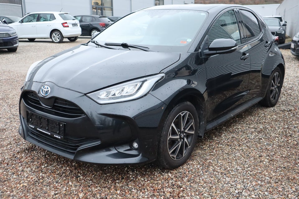 Toyota Yaris 1,5 Hybrid Active Tech Design e-CVT 5d