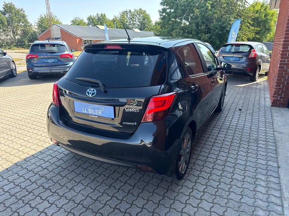 Toyota Yaris 1,5 Hybrid H2 Style e-CVT 5d