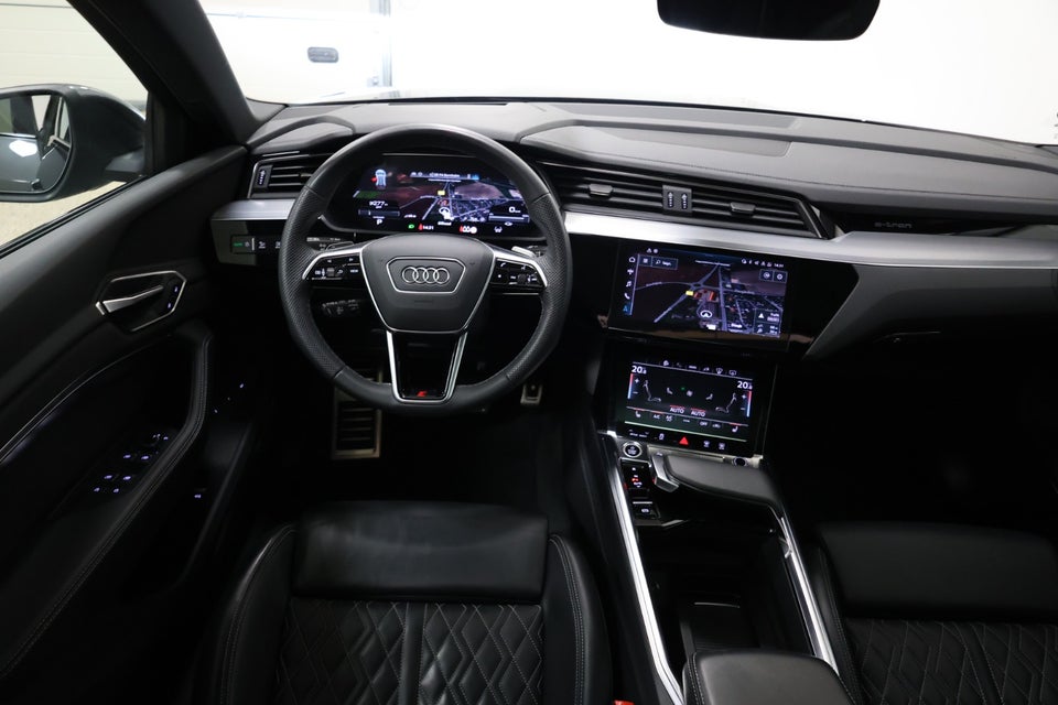 Audi Q8 e-tron 55 S-line quattro 5d