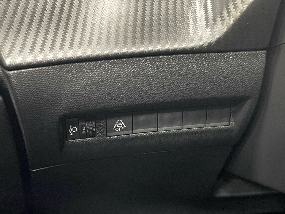 Peugeot 2008 1,2 PureTech 130 Sportium 5d