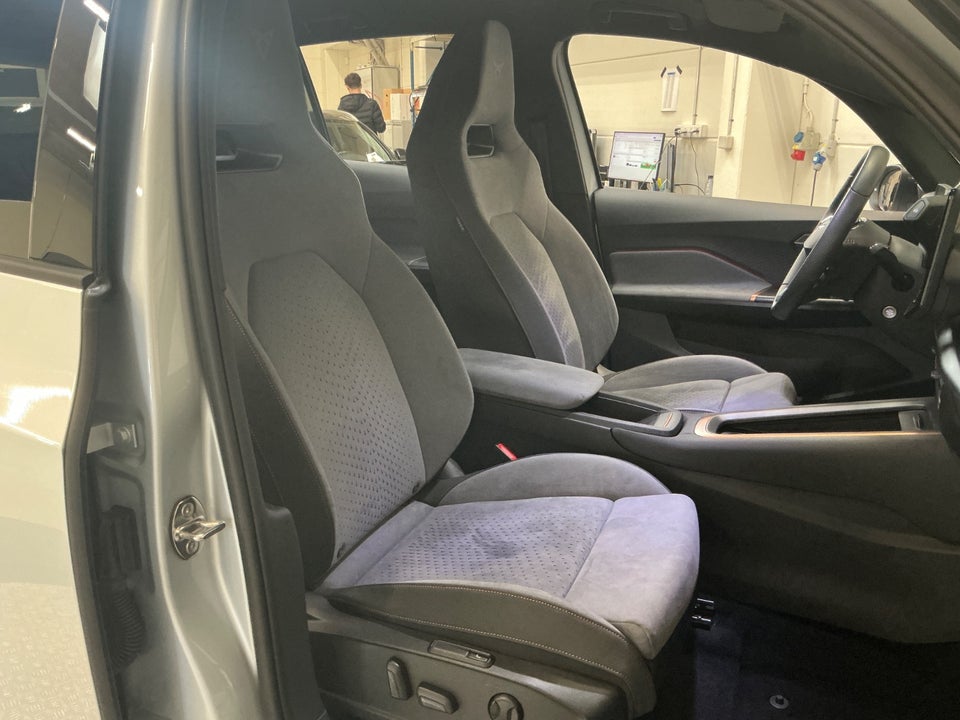 Cupra Born 77 e-Boost Dinamica Pack 5d