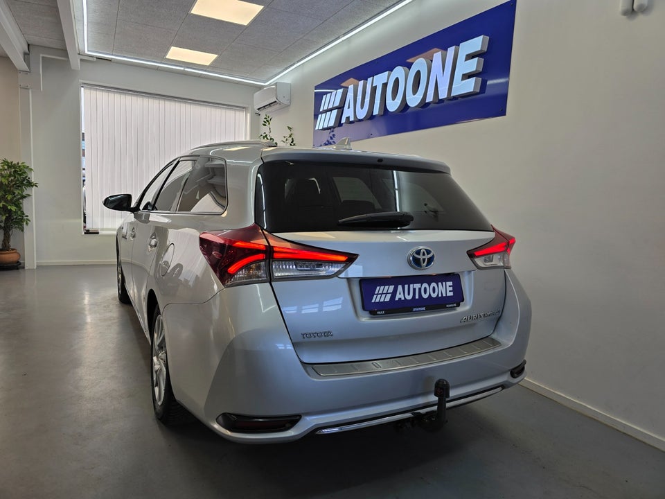 Toyota Auris 1,8 Hybrid H2 Touring Sports CVT 5d