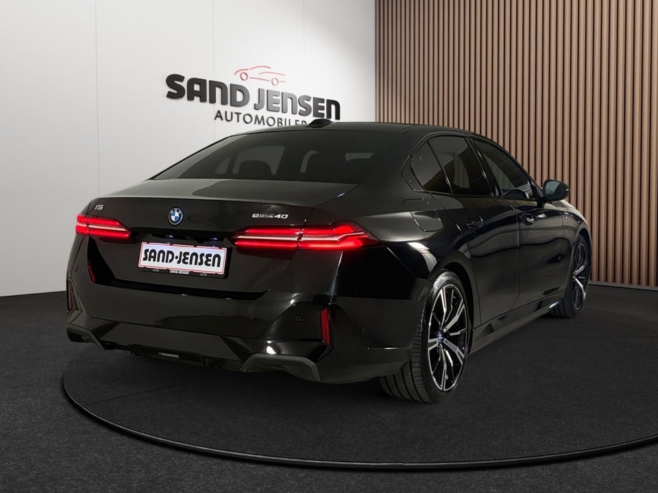 BMW i5 eDrive40 M-Sport 4d