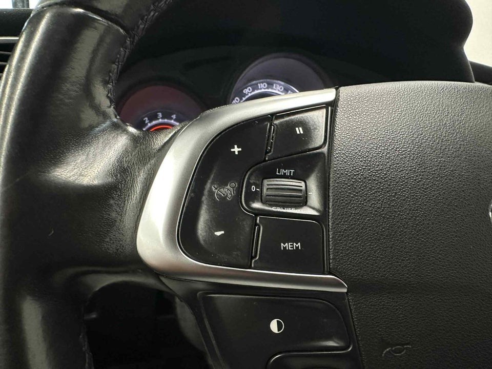 Citroën C4 1,6 HDi 90 Attraction 5d