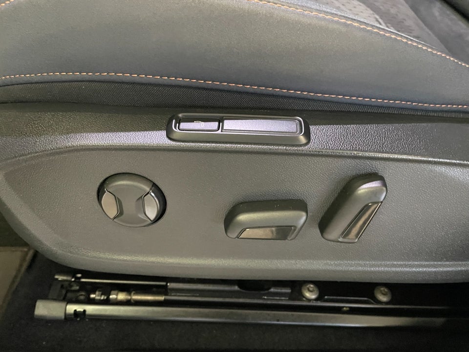 Cupra Born 58 e-Boost Dinamica Pack High 5d